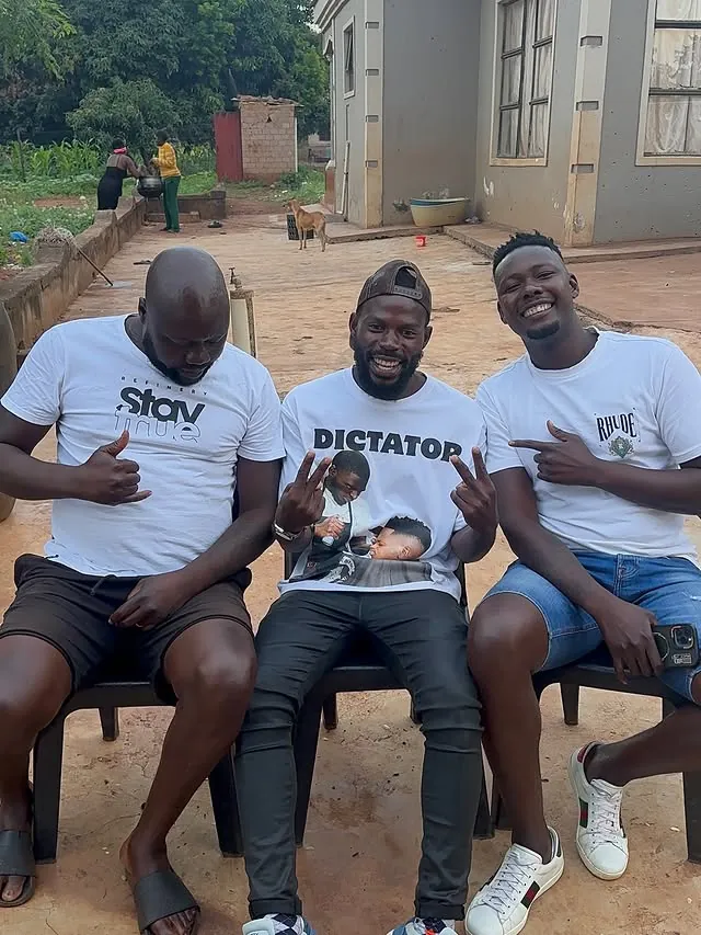 Community support during the Venda tour